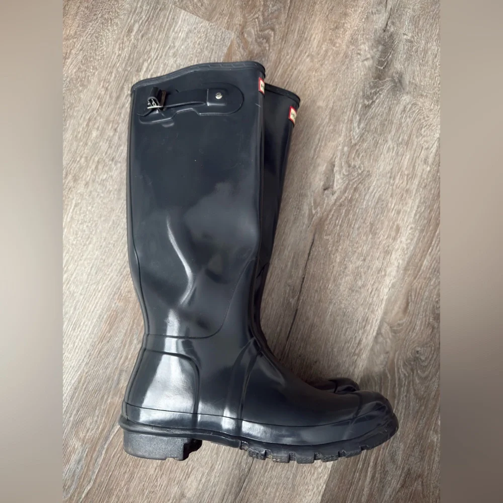 Hunter Classic Grey knee length Waterproof Boots SZ 9. Good condition